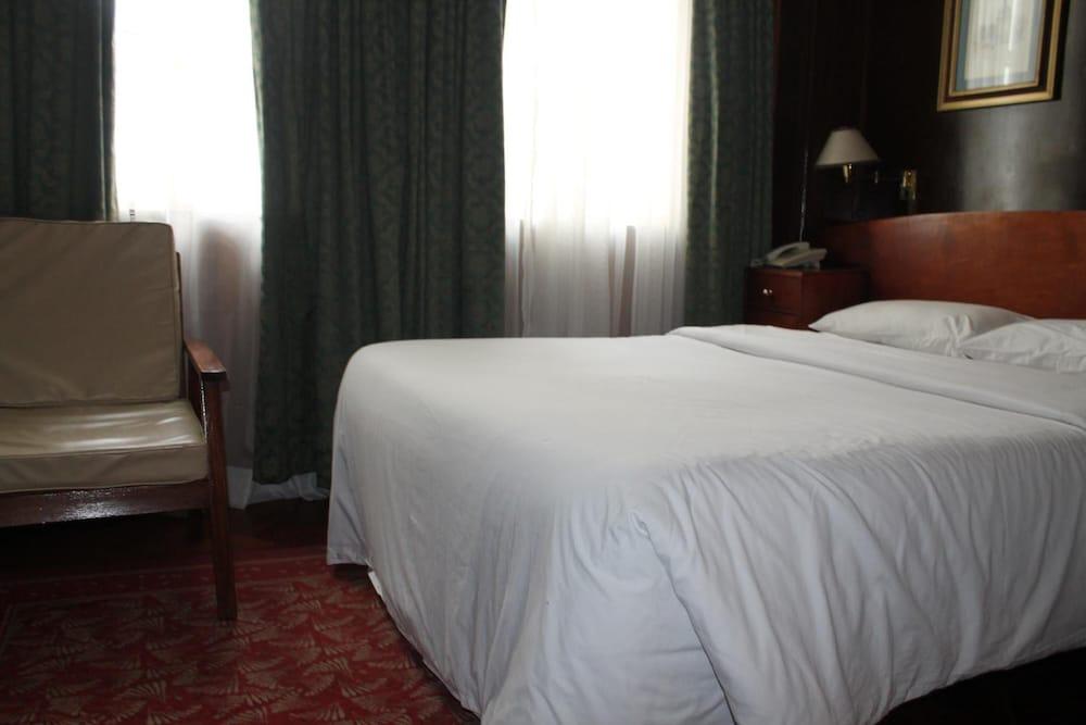 The Oakwood Hotel Nairobi Exterior foto